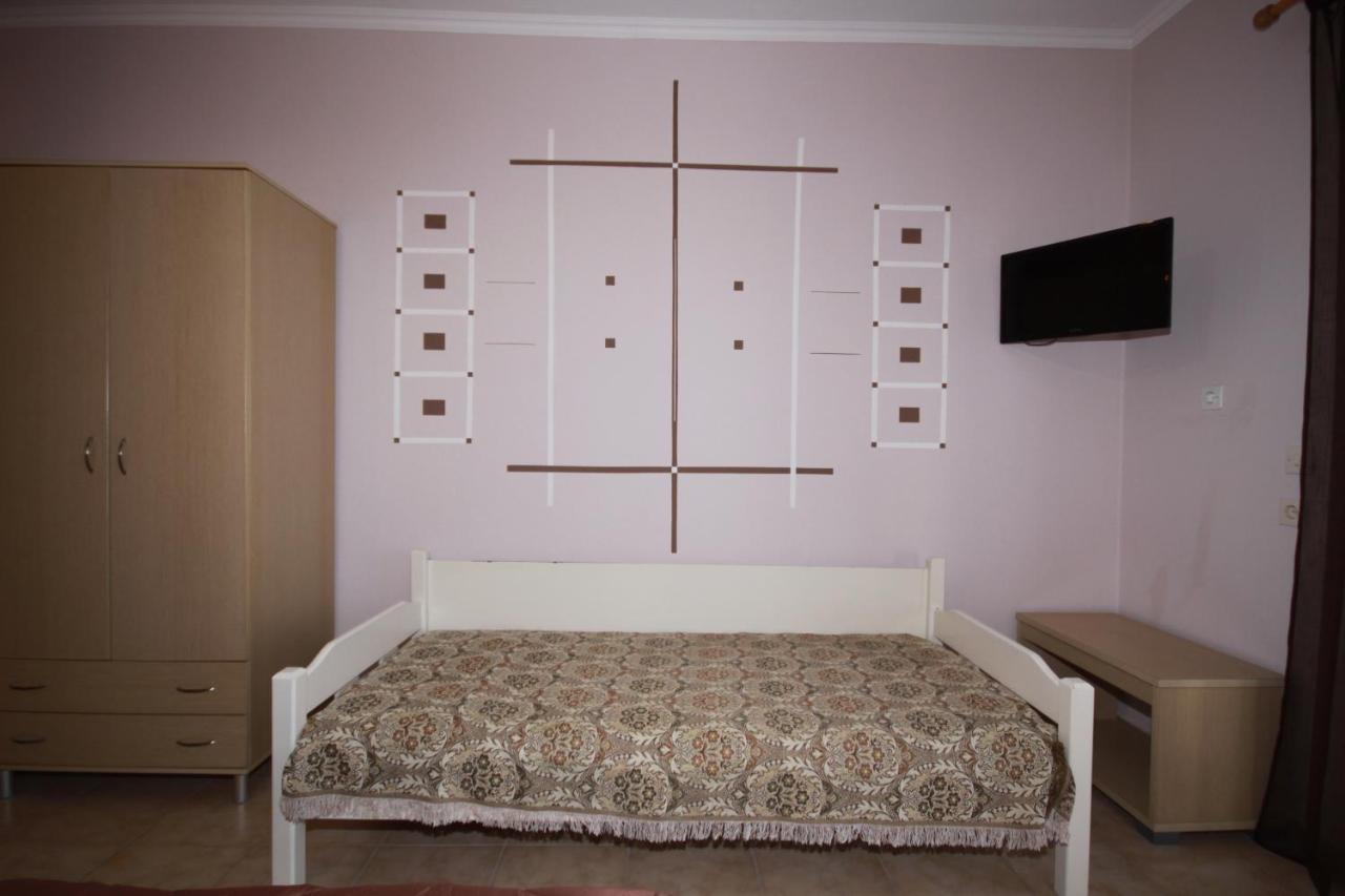 Zephyros Rooms Ormos Panagias Buitenkant foto