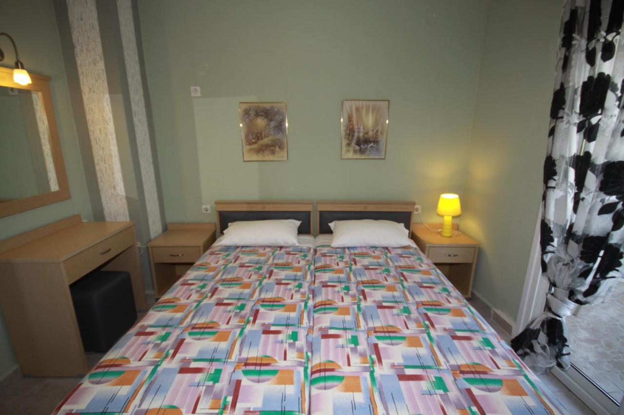 Zephyros Rooms Ormos Panagias Buitenkant foto