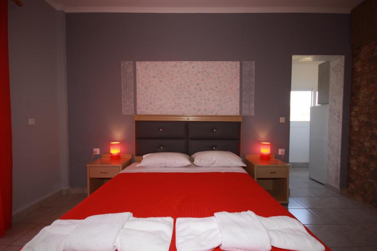 Zephyros Rooms Ormos Panagias Buitenkant foto