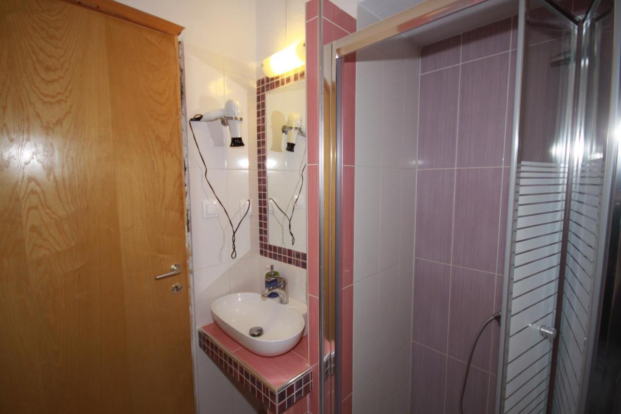 Zephyros Rooms Ormos Panagias Buitenkant foto